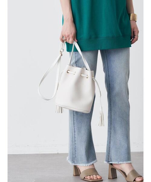 earth music&ecology（アースミュージックアンドエコロジー）の「巾着フリンジミニショルダーBAG（ショルダーバッグ・レディース・グリーン/ブラック/ホワイト/ブラウン・FREE）」の11枚目の写真