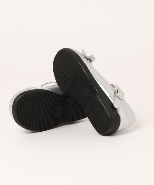 BeBe（ベベ）の「BeBe/リボン ストラップ シューズ (16~21cm)（バレエシューズ・キッズ・ネイビー/グレー・17/19/18/21/20/16）」の4枚目の写真