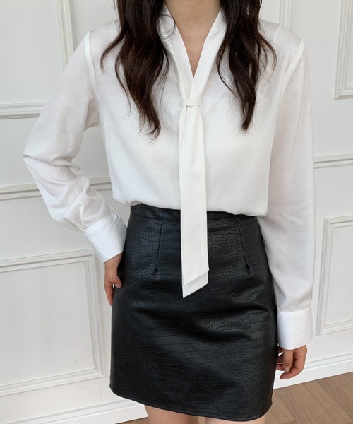 ECLIN（エクラン）の「微光沢ボウタイブラウス（シャツ/ブラウス・レディース・ブラック/ホワイト・S/M）」の15枚目の写真