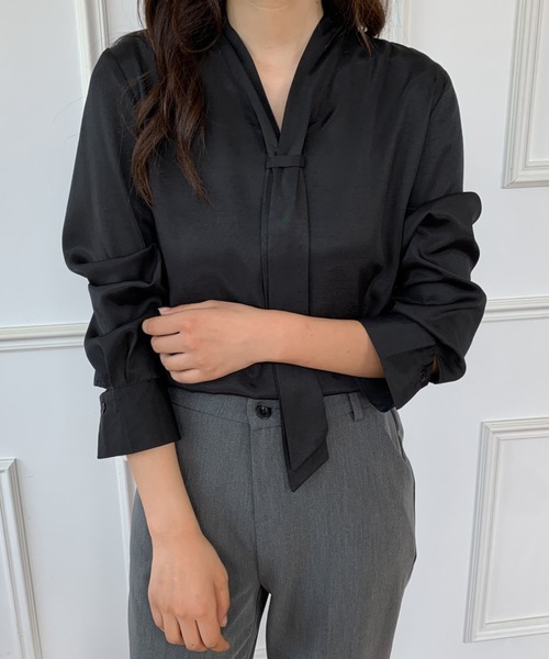 ECLIN（エクラン）の「微光沢ボウタイブラウス（シャツ/ブラウス・レディース・ブラック/ホワイト・S/M）」の9枚目の写真