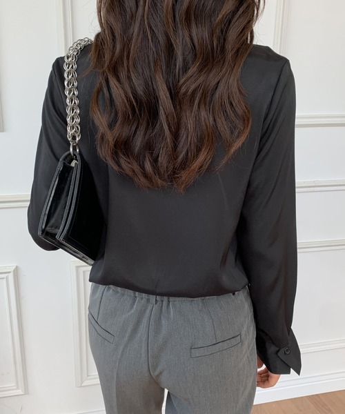 ECLIN（エクラン）の「微光沢ボウタイブラウス（シャツ/ブラウス・レディース・ブラック/ホワイト・S/M）」の10枚目の写真