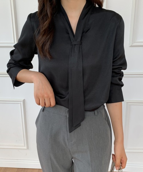 ECLIN（エクラン）の「微光沢ボウタイブラウス（シャツ/ブラウス・レディース・ブラック/ホワイト・S/M）」の14枚目の写真