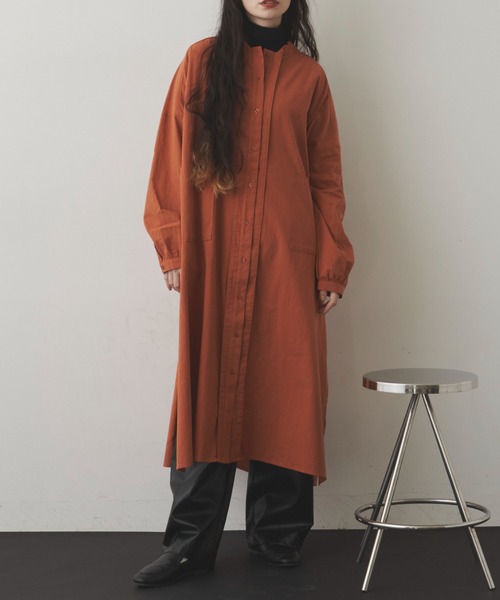 Libra Cue（リブラ キュー）の「コットンタックシャツワンピース（シャツワンピース・レディース・アイボリー/オレンジ/ネイビー・FREE）」の3枚目の写真