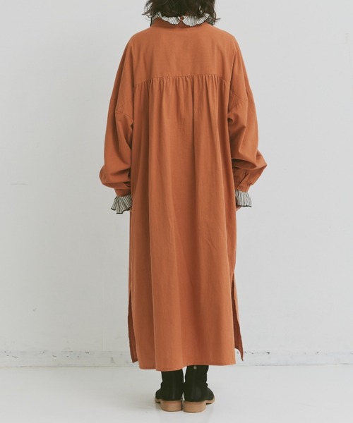 Libra Cue（リブラ キュー）の「コットンタックシャツワンピース（シャツワンピース・レディース・アイボリー/オレンジ/ネイビー・FREE）」の11枚目の写真