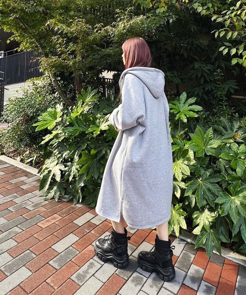 Figments(フィグメンツ)の「裏起毛ロングZIPパーカー(パーカー・レディース・ブラック/グレー・FREE)」の8枚目の写真