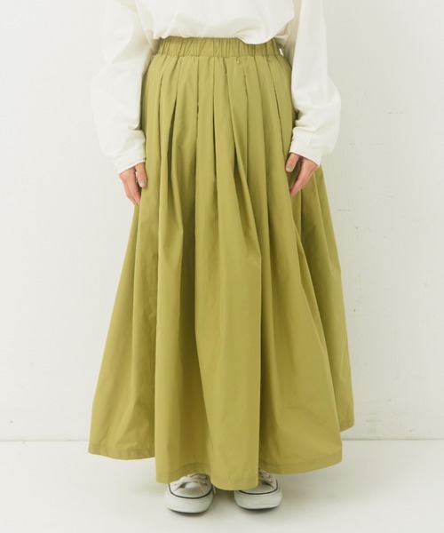 Libra Cue(リブラ キュー)の「タックボリュームロングスカート(スカート・レディース・ブラック/アイボリー/グリーン・FREE)」の4枚目の写真