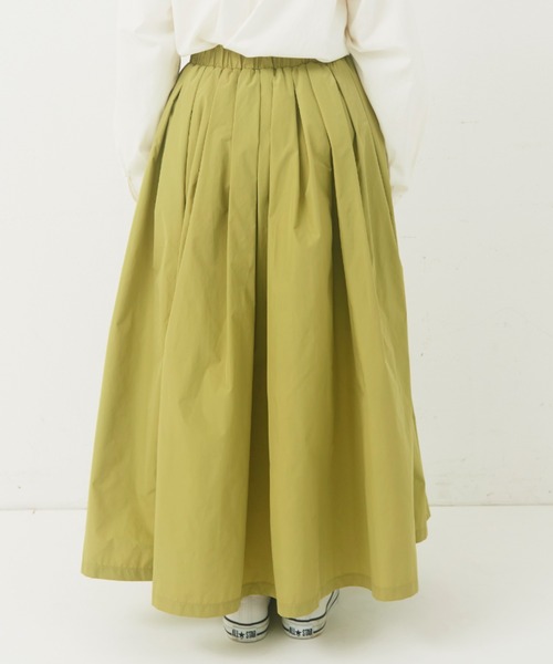 Libra Cue(リブラ キュー)の「タックボリュームロングスカート(スカート・レディース・ブラック/アイボリー/グリーン・FREE)」の6枚目の写真