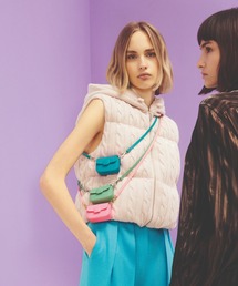 CHARLES & KEITH | 【販売終了】マイクロ コアスクエアプッシュロックバッグ(ポーチ)