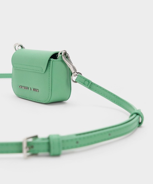 CHARLES & KEITH（チャールズ & キース）の「【販売終了】マイクロ コアスクエアプッシュロックバッグ（ポーチ・レディース・ブルー/グリーン/レンガ/ピンク/ブラック・XS）」の11枚目の写真