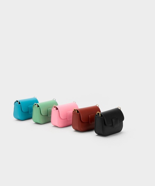 CHARLES & KEITH（チャールズ & キース）の「【販売終了】マイクロ コアスクエアプッシュロックバッグ（ポーチ・レディース・ブルー/グリーン/レンガ/ピンク/ブラック・XS）」の12枚目の写真
