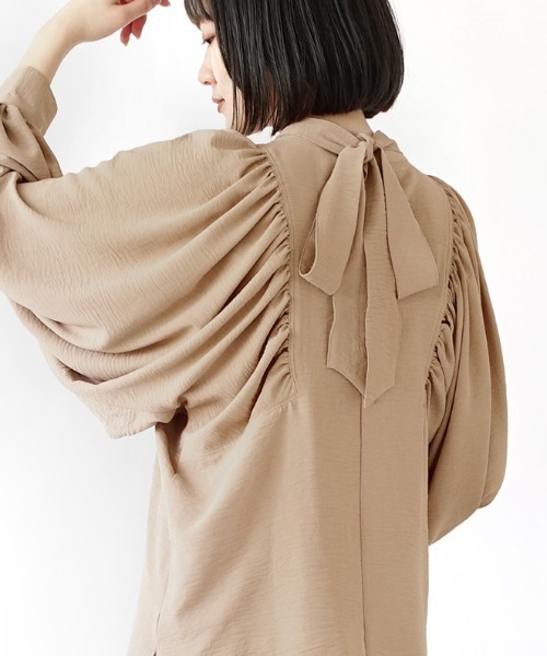 e-zakkamania stores（イーザッカマニアストアーズ）の「リボン ギャザースリーブ ブラウス（シャツ/ブラウス・レディース・ネイビー×ホワイト/ブラック/ライトベージュ・M）」の14枚目の写真