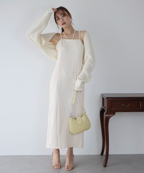 BLUEEAST（ブルーイースト）の「Iラインホルターキャミワンピース（ワンピース・レディース・ブラック/ブルー/アイボリー/ブラウン・MEDIUM）」の5枚目の写真