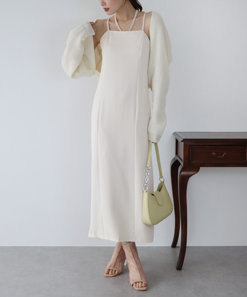 BLUEEAST（ブルーイースト）の「Iラインホルターキャミワンピース（ワンピース・レディース・ブラック/ブルー/アイボリー/ブラウン・MEDIUM）」の6枚目の写真