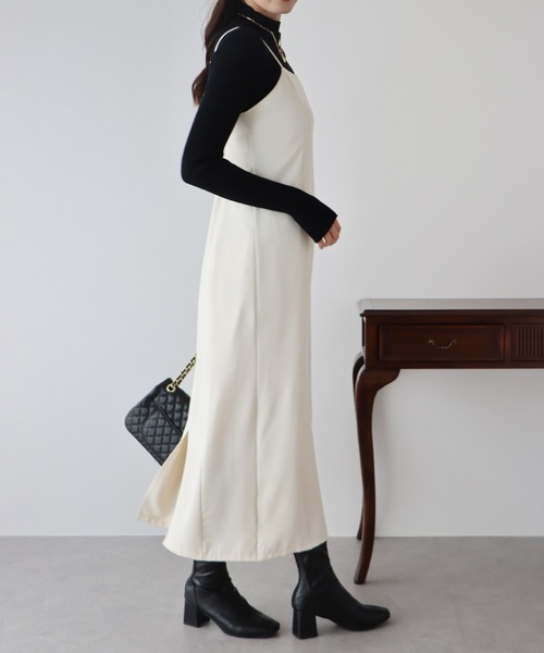 BLUEEAST（ブルーイースト）の「Iラインホルターキャミワンピース（ワンピース・レディース・ブラック/ブルー/アイボリー/ブラウン・MEDIUM）」の20枚目の写真