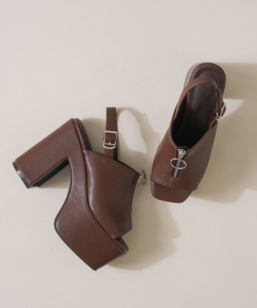 Newlyme(ニューリーミー)の「厚底ジップデザインサンダル(サンダル・レディース・ブラック/ブラウン/ホワイト・LARGE/X-LARGE/MEDIUM/SMALL)」の7枚目の写真