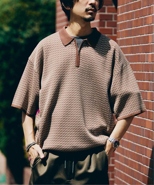 JOURNAL STANDARD（ジャーナルスタンダード）の「《追加》ヴィンテージパターン ジャカードハーフジップショートスリーブ（ポロシャツ・メンズ・ブラック/ベージュ/ネイビー・MEDIUM/LARGE）」の3枚目の写真