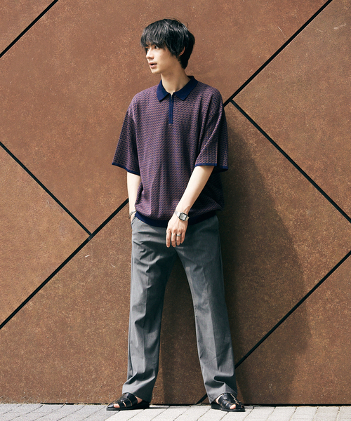 JOURNAL STANDARD（ジャーナルスタンダード）の「《追加》ヴィンテージパターン ジャカードハーフジップショートスリーブ（ポロシャツ・メンズ・ブラック/ベージュ/ネイビー・MEDIUM/LARGE）」の4枚目の写真