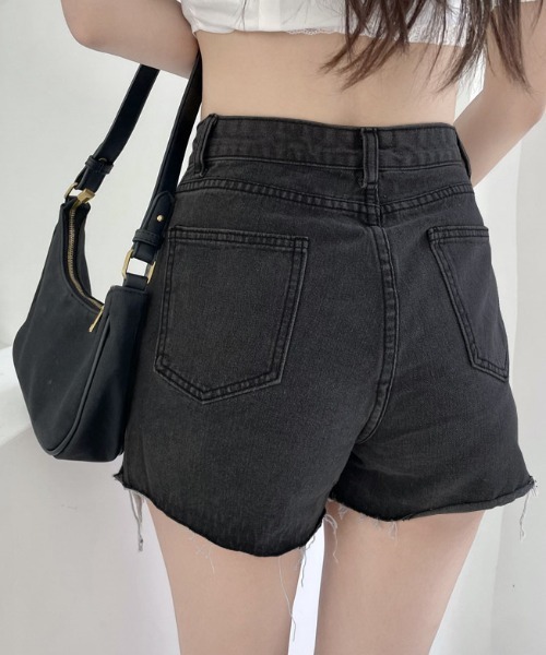 Vipoa(ヴィポア)の「クラッシュショートデニムパンツ(デニムパンツ・レディース・ブラック/グレー/ブルー/ホワイト・SMALL/MEDIUM)」の7枚目の写真