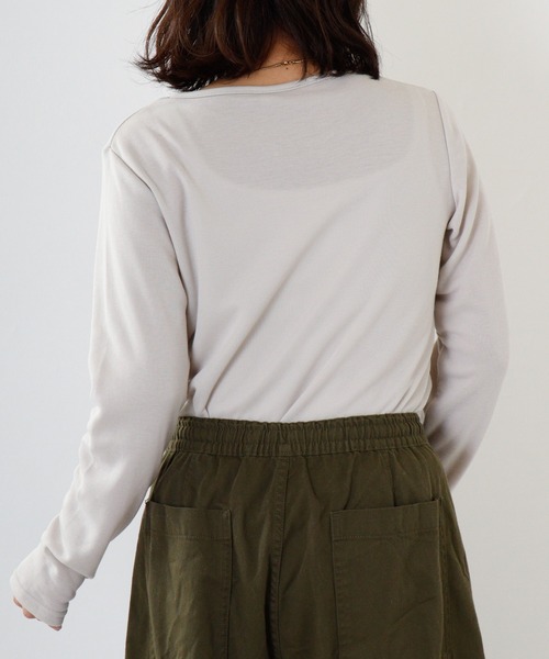 FUNALIVE(ファンアライブ)の「PAGE ONE ひまわりオイル加工クルーネック長袖(Tシャツ/カットソー・レディース・チャコール/ベージュ/ボルドー/パープル/ブラック/グリーン・LL/L/M)」の18枚目の写真