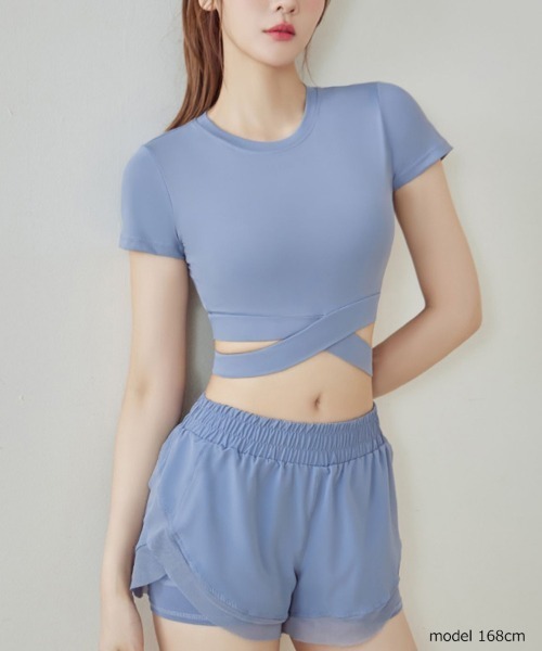 【 】ジムに！半袖クロップドTシャツ★国内発関税込 セール】クロップド丈半袖トップ タンクトップ インナー ヨガ