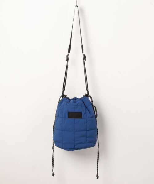 ADAM PATEK(アダムパテック)の「/ADAM PATEK/square quilt mini drawstring bag/スクエアキルティングミニ巾着ショルダーバッグ(ショルダーバッグ・メンズ・ブラック/ホワイト/ブルー・フリー)」の3枚目の写真