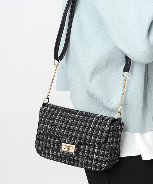 grove（グローブ）の「◆【美人百花11月号掲載】キルトフェイクファーツイードミニショルダー（ショルダーバッグ・レディース・ブラック系1/ベージュ系その他6/ベージュ系その他2/アイボリー系1・00）」の4枚目の写真