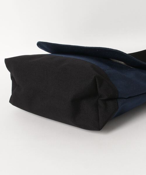 OUTDOOR PRODUCTS（アウトドアプロダクツ）の「OUTDOOR PRODUCTS / CLASSIC MINI MESSENGER BAG　クラシック ミニメッセンジャー バッグ（メッセンジャーバッグ・メンズ・ブラック系その他/ネイビー系・FREE）」の4枚目の写真