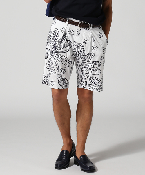 EDIFICE（エディフィス）の「◇イオラニベッチュウ インプリーツ ショーツ（その他パンツ・メンズ・ホワイト/ネイビー・44/48/46）」の2枚目の写真