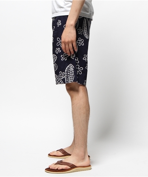 EDIFICE（エディフィス）の「◇イオラニベッチュウ インプリーツ ショーツ（その他パンツ・メンズ・ホワイト/ネイビー・44/48/46）」の3枚目の写真