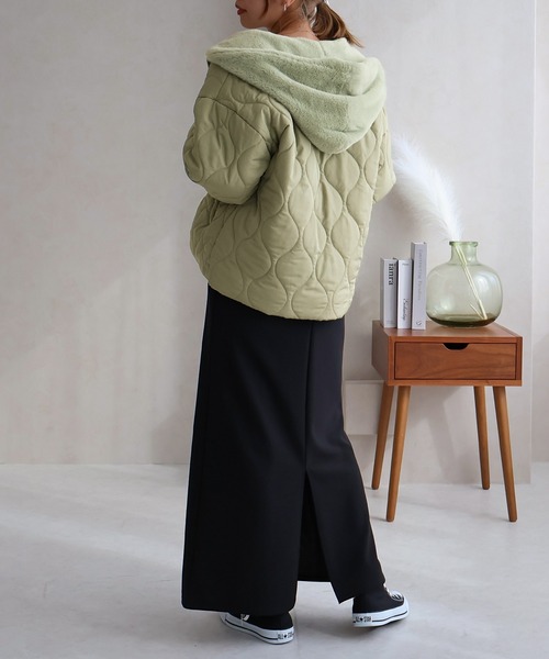 Social GIRL（ソーシャルガール）の「ファーフード付きキルトブルゾン（ブルゾン・レディース・グレー/ブラック/モカ/カーキ/ホワイト・M/L/LL）」の7枚目の写真