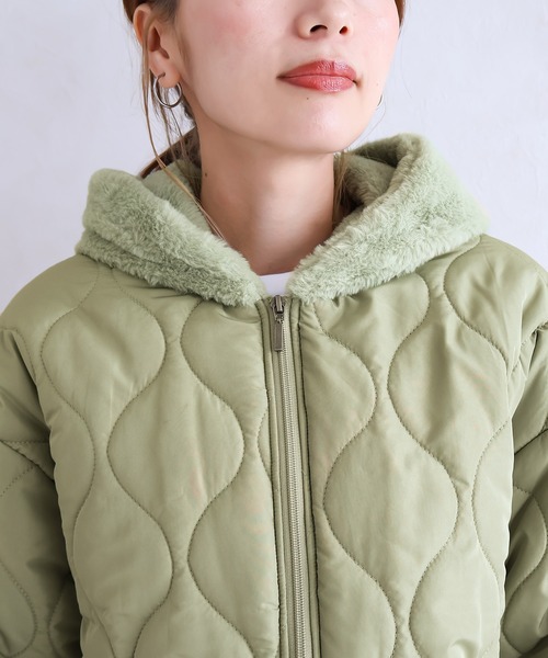 Social GIRL（ソーシャルガール）の「ファーフード付きキルトブルゾン（ブルゾン・レディース・グレー/ブラック/モカ/カーキ/ホワイト・M/L/LL）」の13枚目の写真