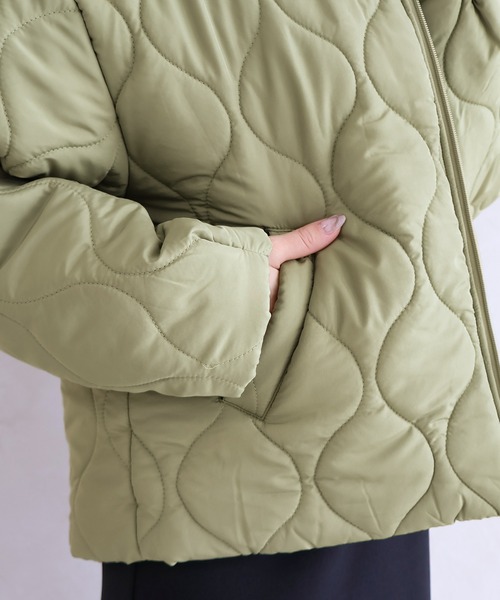 Social GIRL（ソーシャルガール）の「ファーフード付きキルトブルゾン（ブルゾン・レディース・グレー/ブラック/モカ/カーキ/ホワイト・M/L/LL）」の18枚目の写真