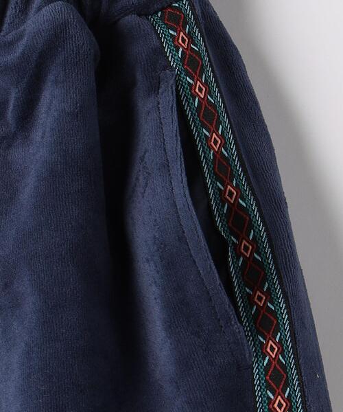 green label relaxing（グリーンレーベルリラクシング）の「TJ カットベロア サイドテープ パンツ 140cm-160cm（その他パンツ・キッズ・ネイビー/ブラック・140cm/150cm/160cm）」の10枚目の写真