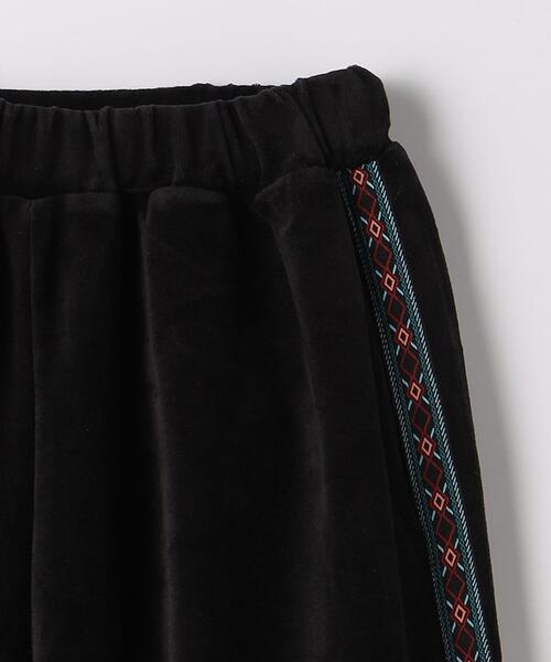 green label relaxing（グリーンレーベルリラクシング）の「TJ カットベロア サイドテープ パンツ 140cm-160cm（その他パンツ・キッズ・ネイビー/ブラック・140cm/150cm/160cm）」の9枚目の写真