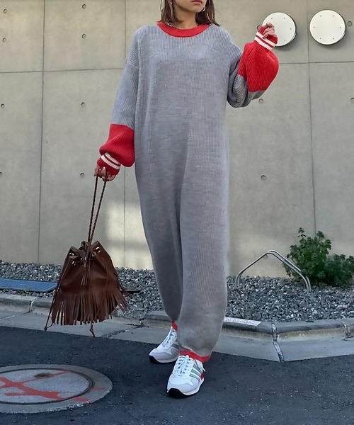 mi via loca（ミヴィアロカ）の「バイカラー畦ニットワンピース（ワンピース・レディース・トップグレー/ターコイズブルー・FREE）」の6枚目の写真