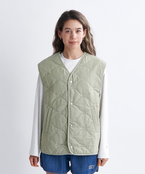 ROXY(ロキシー)の「QUILTED VEST/ロキシーキルティングデザインベスト(ベスト・レディース・カーキ/ホワイト・MEDIUM/LARGE/SMALL)」の20枚目の写真