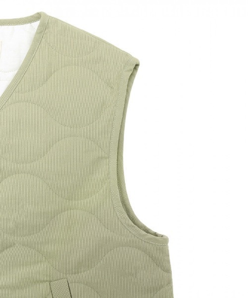 ROXY(ロキシー)の「QUILTED VEST/ロキシーキルティングデザインベスト(ベスト・レディース・カーキ/ホワイト・MEDIUM/LARGE/SMALL)」の7枚目の写真