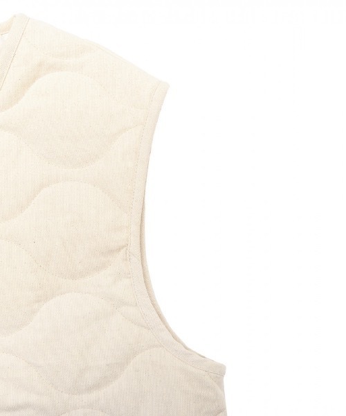 ROXY(ロキシー)の「QUILTED VEST/ロキシーキルティングデザインベスト(ベスト・レディース・カーキ/ホワイト・MEDIUM/LARGE/SMALL)」の12枚目の写真