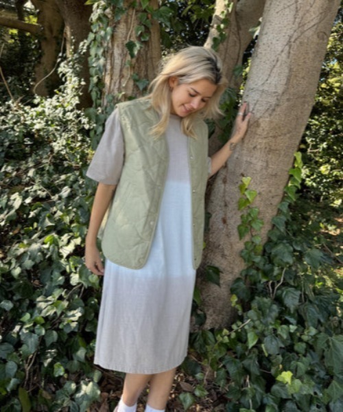 ROXY(ロキシー)の「QUILTED VEST/ロキシーキルティングデザインベスト(ベスト・レディース・カーキ/ホワイト・MEDIUM/LARGE/SMALL)」の22枚目の写真