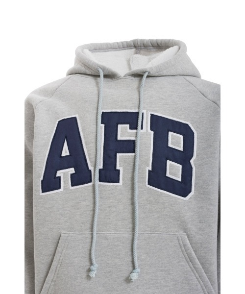 AFB（エーエフビー）の「CLASSIC LOGO RAGLAN HOODIE（パーカー・メンズ・ネイビー/グレー・L/M）」の7枚目の写真