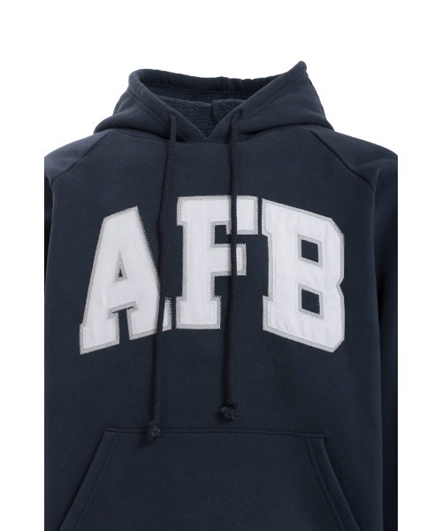 AFB（エーエフビー）の「CLASSIC LOGO RAGLAN HOODIE（パーカー・メンズ・ネイビー/グレー・L/M）」の5枚目の写真