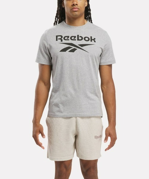 Reebok(リーボック)の「 アイデンティティ ビッグロゴ Tシャツ / IDENTITY BIG LOGO TEE(Tシャツ/カットソー・メンズ・ブラック/グレー/ネイビー・LARGE/MEDIUM/SMALL/XX-LARGE/X-LARGE)」の2枚目の写真