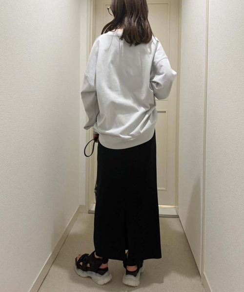 one after another NICE CLAUP(ワンアフターアナザーナイスクラップ)の「ワンポイント刺繍ビッグロンT(Tシャツ/カットソー・レディース・チャコールグレー/ライトブルー/アイボリー/オフホワイト・FREE)」の20枚目の写真