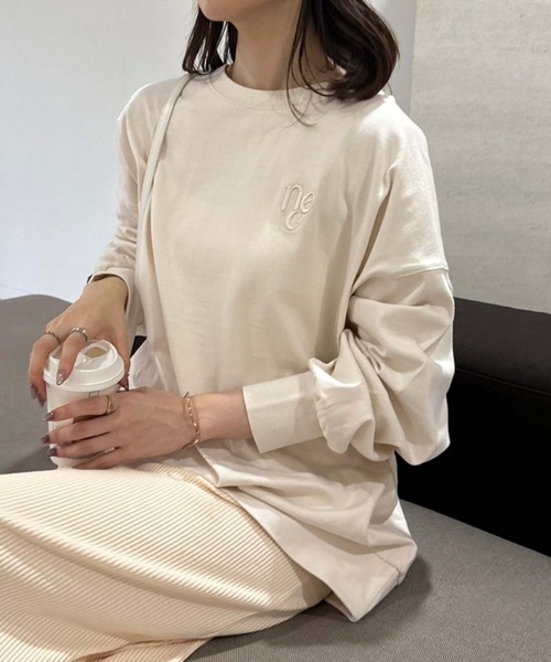 one after another NICE CLAUP(ワンアフターアナザーナイスクラップ)の「ワンポイント刺繍ビッグロンT(Tシャツ/カットソー・レディース・チャコールグレー/ライトブルー/アイボリー/オフホワイト・FREE)」の14枚目の写真
