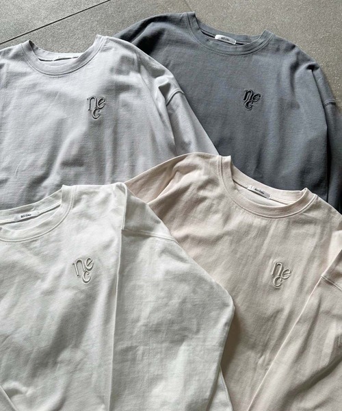 one after another NICE CLAUP(ワンアフターアナザーナイスクラップ)の「ワンポイント刺繍ビッグロンT(Tシャツ/カットソー・レディース・チャコールグレー/ライトブルー/アイボリー/オフホワイト・FREE)」の11枚目の写真