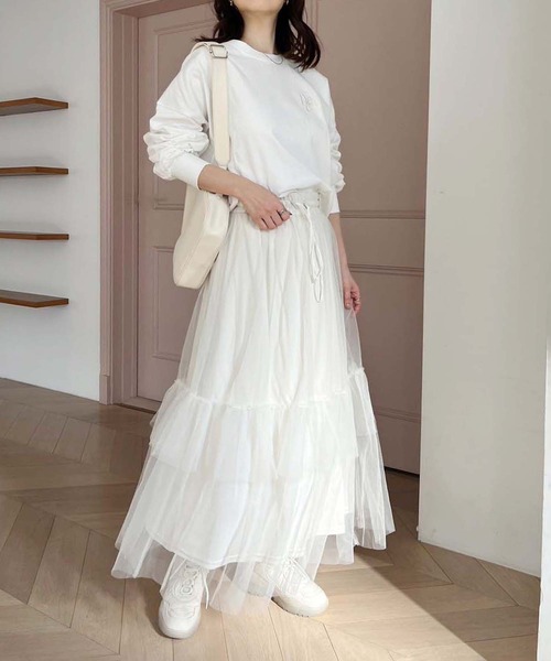 one after another NICE CLAUP(ワンアフターアナザーナイスクラップ)の「ワンポイント刺繍ビッグロンT(Tシャツ/カットソー・レディース・チャコールグレー/ライトブルー/アイボリー/オフホワイト・FREE)」の12枚目の写真