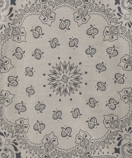 LAKOLE（ラコレ）の「バンダナ柄タタキツケT / 111217（Tシャツ/カットソー・メンズ・チャコールグレー/ライトグレー/オフホワイト/イエロー・MEDIUM/LARGE/X-LARGE）」の22枚目の写真