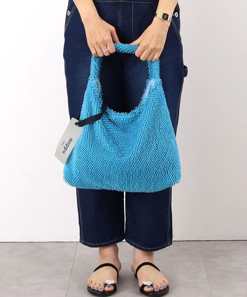 COOCO(クーコ)の「【moppu】ふわふわ素材のワンショルダーバッグ/A4対応(ショルダーバッグ・レディース・イエロー/ピンク/オフホワイト/ブルー/グレー・9)」の18枚目の写真
