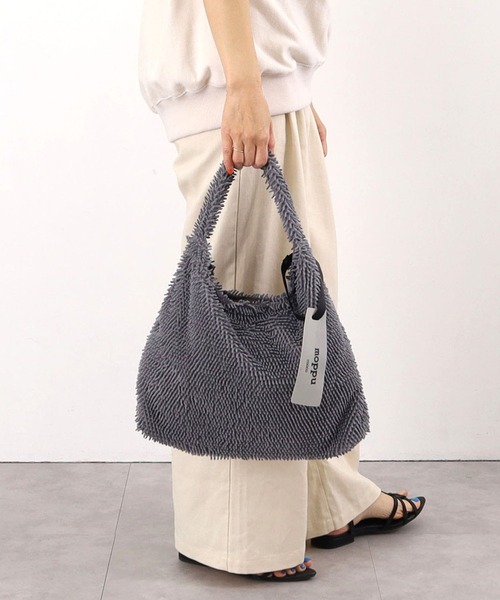COOCO(クーコ)の「【moppu】ふわふわ素材のワンショルダーバッグ/A4対応(ショルダーバッグ・レディース・イエロー/ピンク/オフホワイト/ブルー/グレー・9)」の20枚目の写真