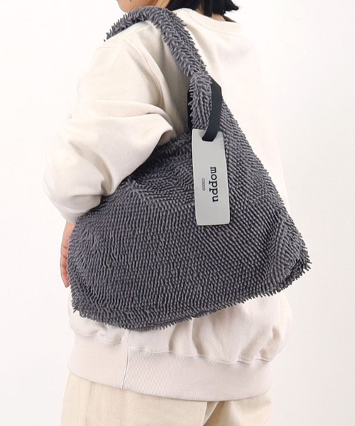 COOCO(クーコ)の「【moppu】ふわふわ素材のワンショルダーバッグ/A4対応(ショルダーバッグ・レディース・イエロー/ピンク/オフホワイト/ブルー/グレー・9)」の21枚目の写真